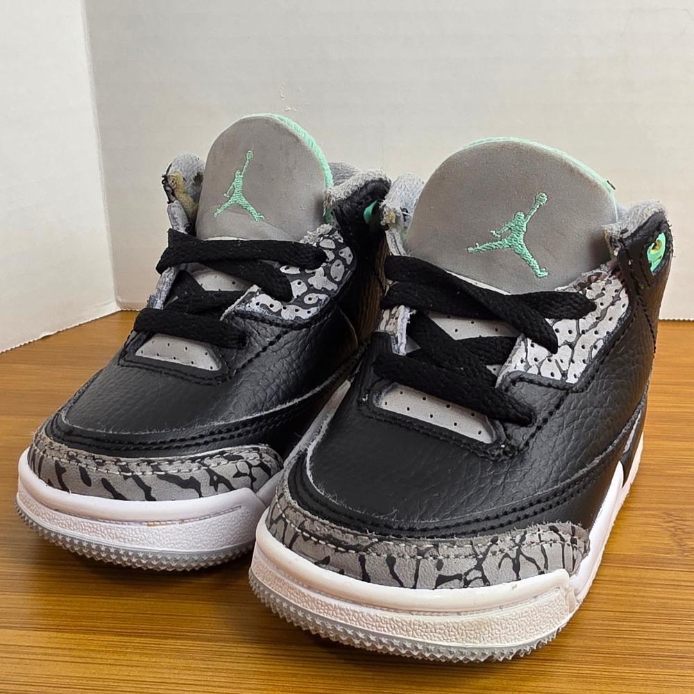 Jordan 3 Retro Green Glow Toddler Sneakers Black Grey DM0968-031 Size 5C